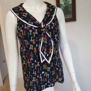 Sleeveless sailor top with key pattern